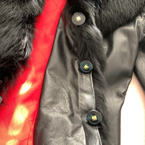 St. John by Marie Gray Scrumptious Black Kid Leather w Fox Fur Trim. Size 10 - Picture 3 of 7